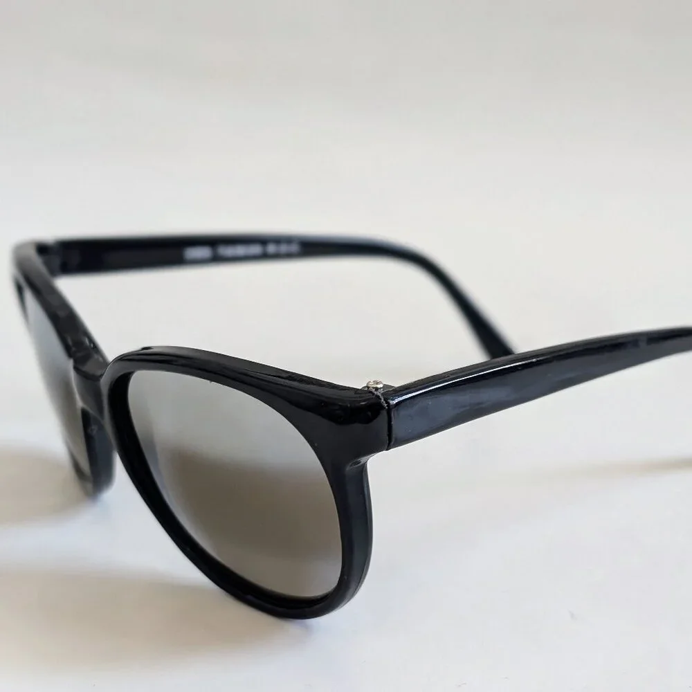 NWT Vintage 90's Kids Nylon C1000 Sport Sunglasses (S. Black)